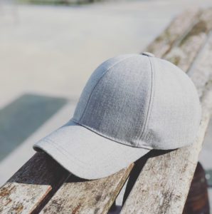 Headoniste, Le choix de porter l’excellence française en tête