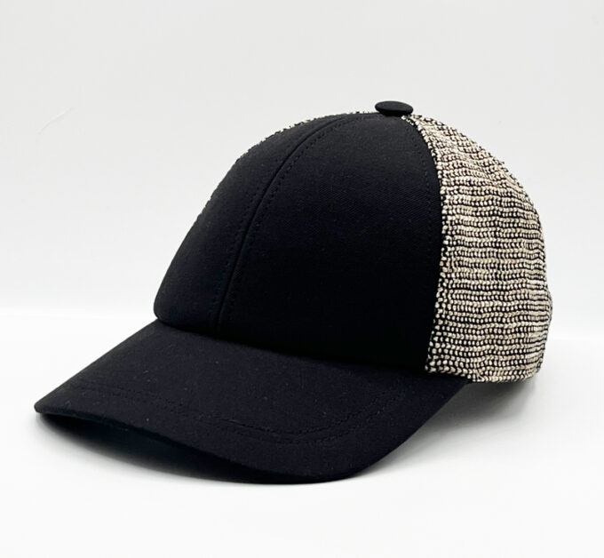 Sport chic noir casquette en coton noir avec l'arrière en filet coton très respirant, fabriquée en France