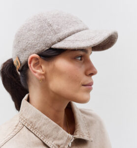 Les matériaux premium et la fabrication artisanale d’une casquette Made in France