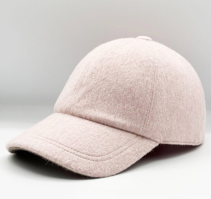 Charlotta rose Casquette baseball en laine et angora rose poudre